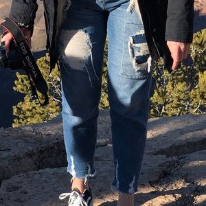 Hollister Ultra High Rise Mom Jean Vintage Stretch